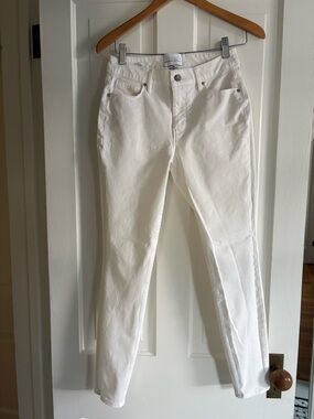 White House Black Market White Skinny Jeans